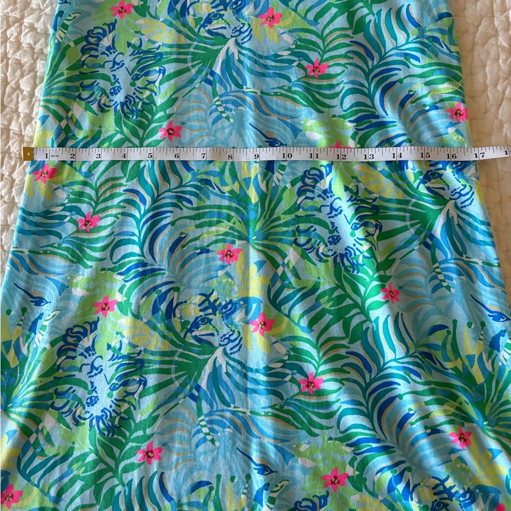 Lilly Pulitzer vneck short sleeve dress - Picture 3 of 6